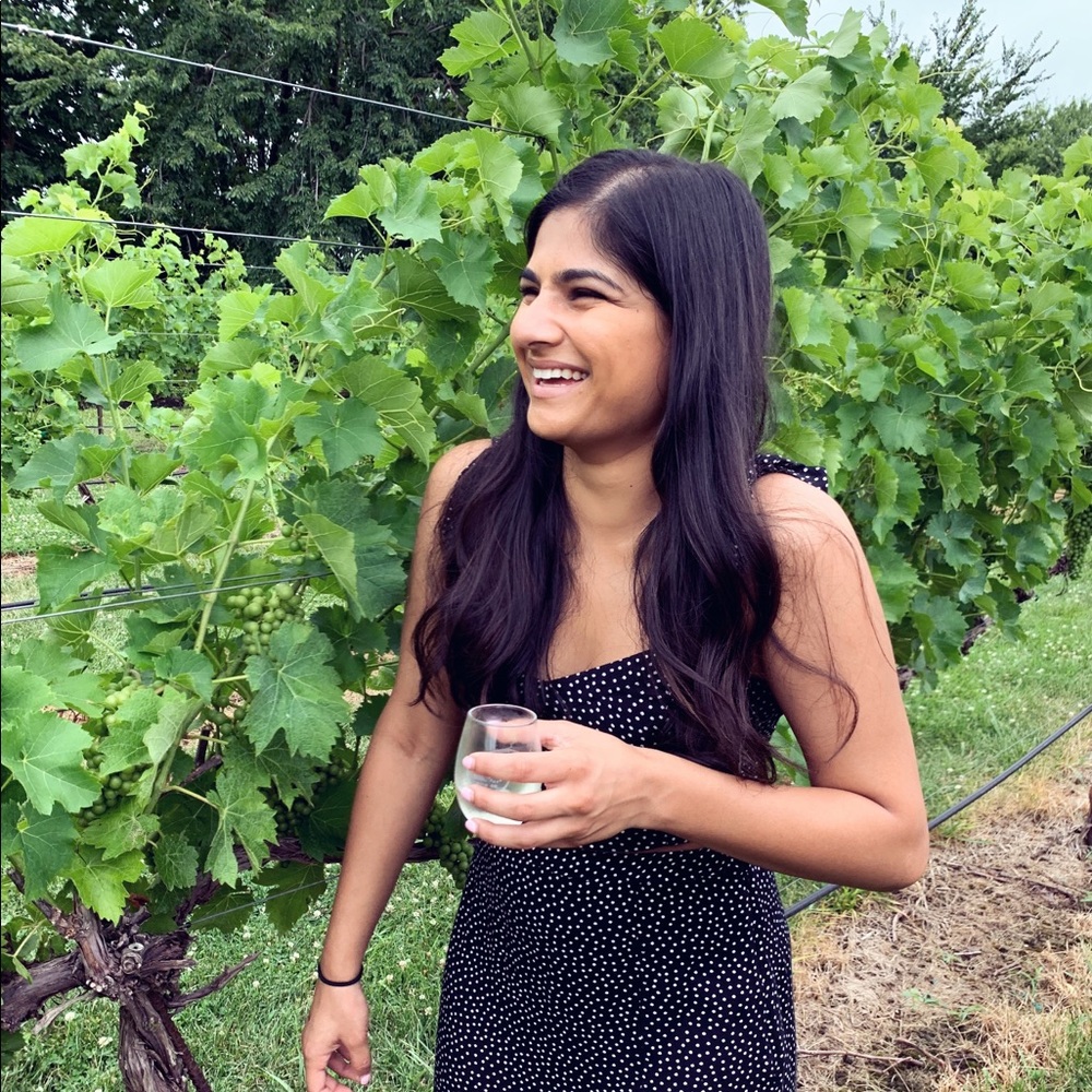 Meet your Posher, Nina